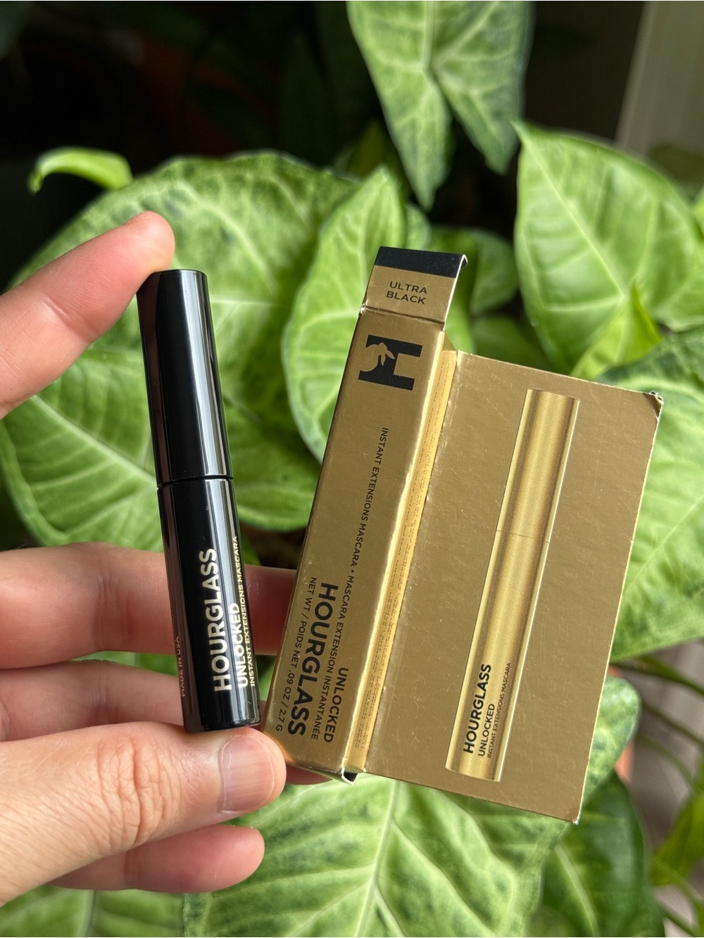 Hourglass Unlocked Instant Extensions Defining & Lengthening Tubing Mascara